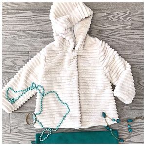 girls / kids ivory ribbed fuzzy/teddy coat with hood and snap buttons NWT